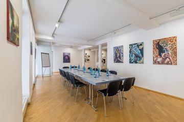 Unsere Galerie ist ideal für Ihre Konferenzen, Tagungen und Feiern.